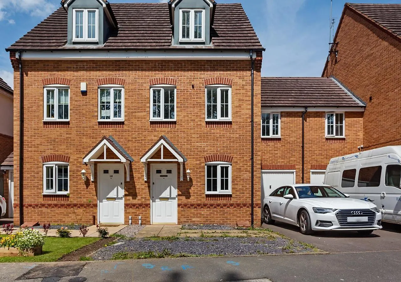 Stay Near Airport & Nec, The Leyburn Birmingham Holiday home